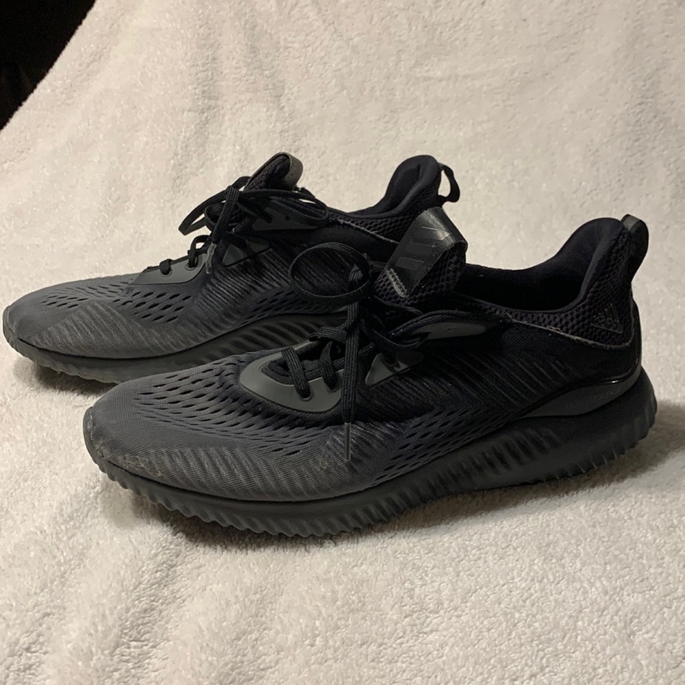 Mens Adidas athletic shoes